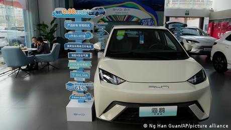 AS Naikkan Tarif Impor Mobil Listrik dari Cina Jadi 100%