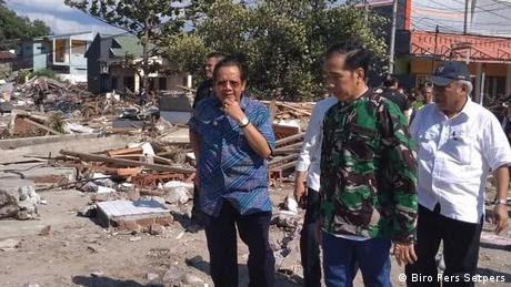 Presiden Joko Widodo Temui Korban Bencana di Palu