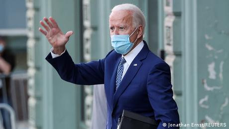 Joe Biden Minta Masyarakat AS Pakai Masker dalam 100 Hari Pertama Program Kerjanya
