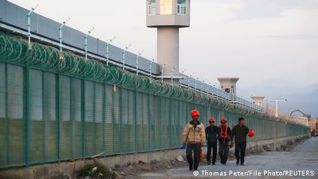 Dituduh Terlibat Kegiatan Separatis, Dua Mantan Pejabat Uighur Divonis Mati