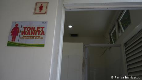 Potret WC Umum: Adab Buang Hajat Warga Jakarta