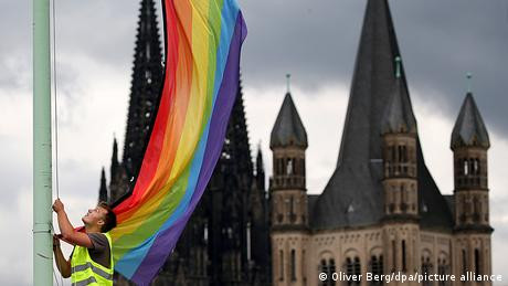 Ratusan Pengurus Gereja Katolik Jerman Mengaku LGBT, Tuntut Pengakuan Hak