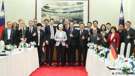 Delegasi Jerman dan Lithuania di Taiwan, Cina Gelar Manuver Militer