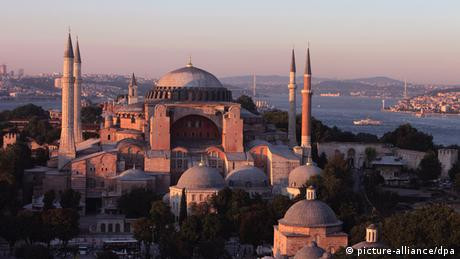 Pengadilan Turki Mulai Bahas Desakan Hagia Sophia Jadi Masjid