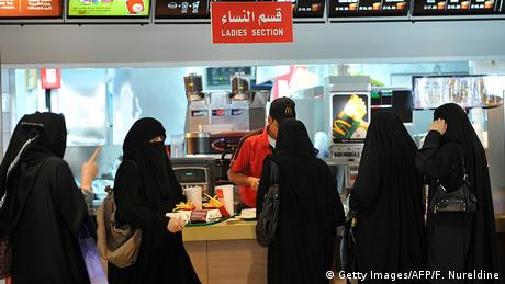 Arab Saudi Makin Santai Soal Pemisahan Gender