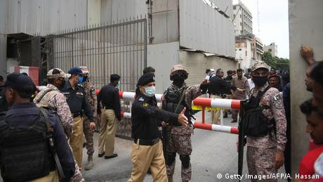 Pakistan: Kelompok Bersenjata Serbu Gedung Bursa, Tujuh Orang Tewas